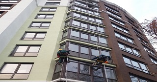 Установка крыши на балкон Кизляр цена от 1017 руб. м/2.